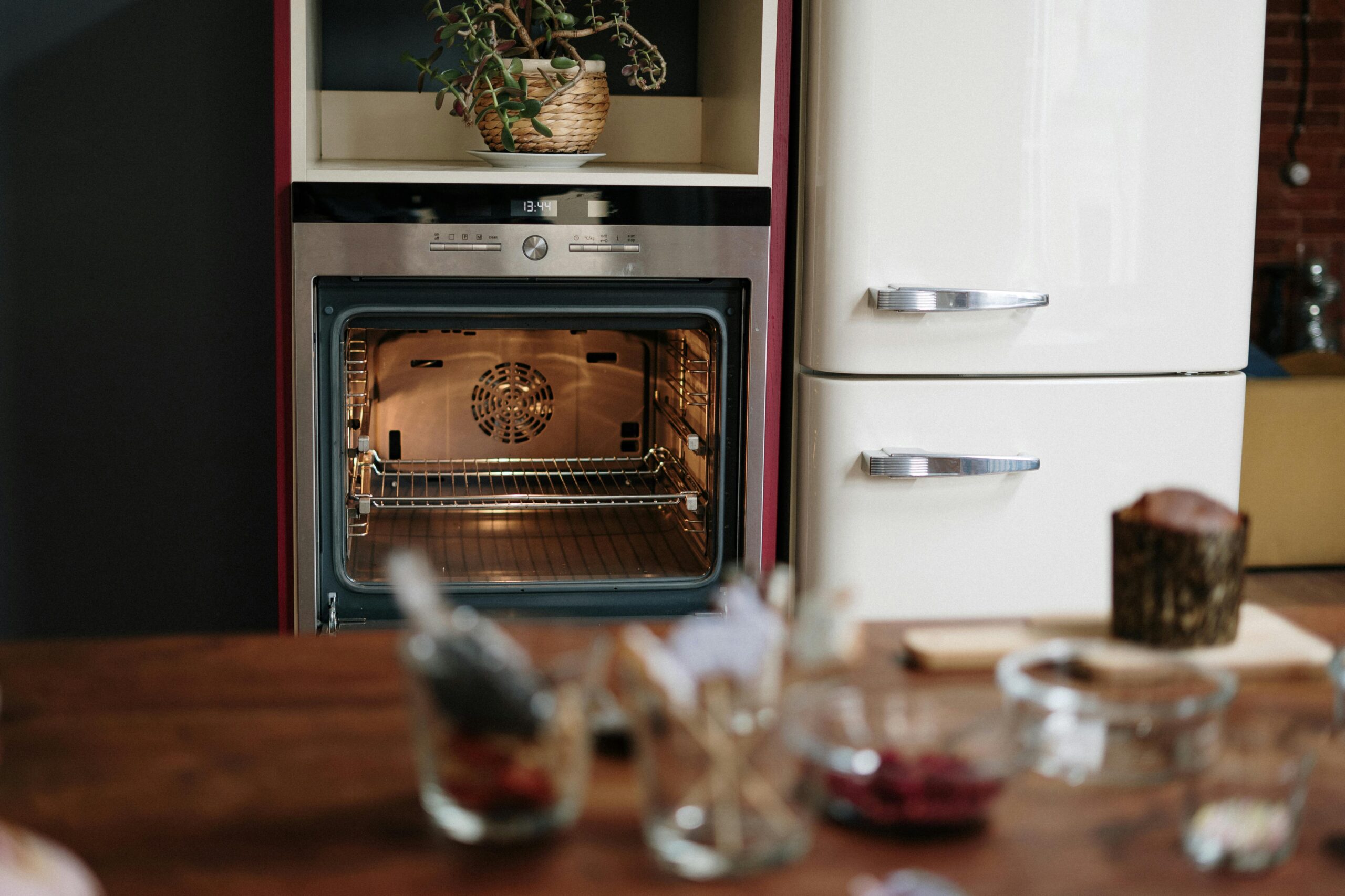 how to clean an oven